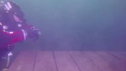 Barbora Ice diving